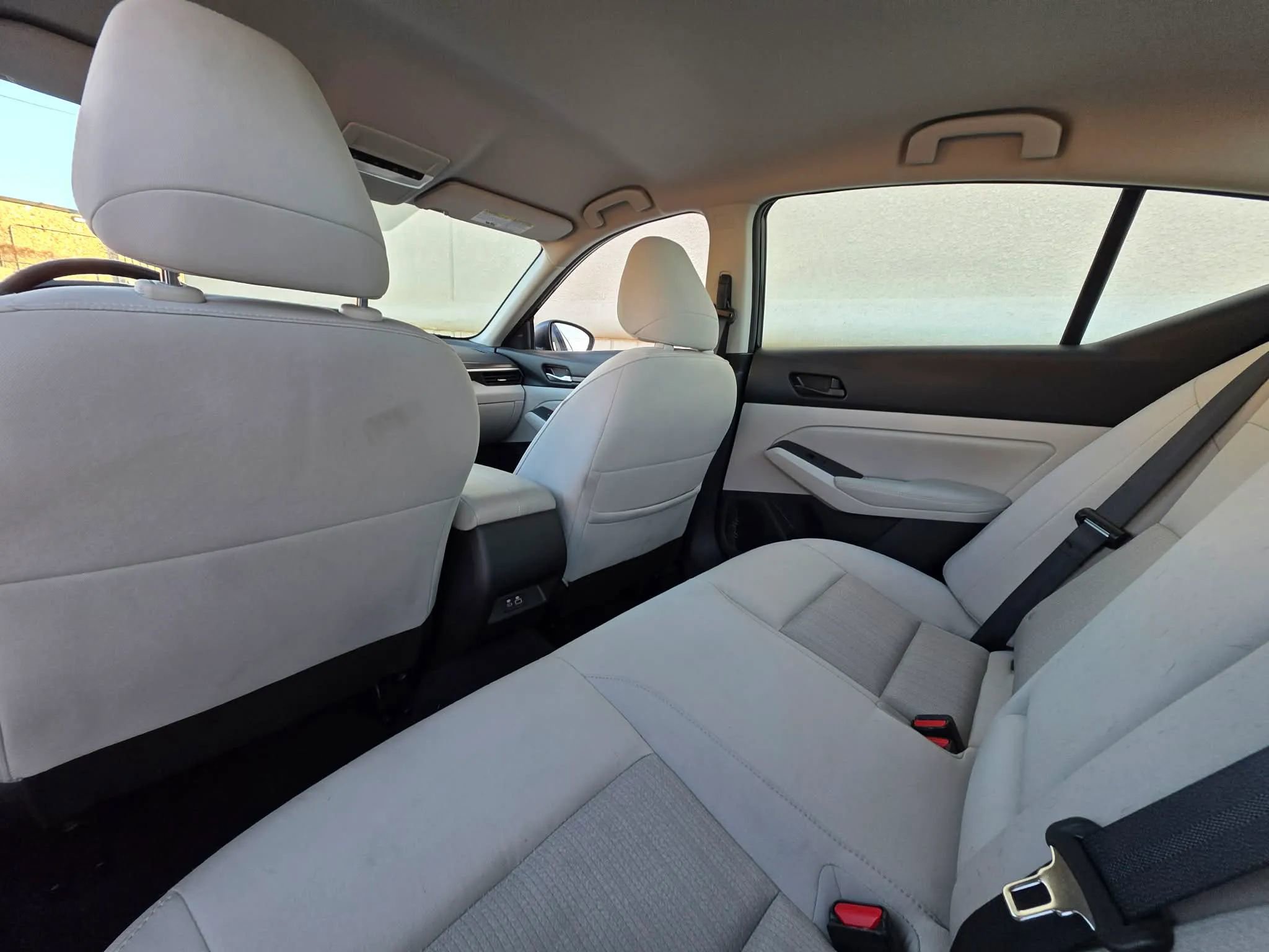 Used 2025 Nissan Altima 2.5 SV image 12