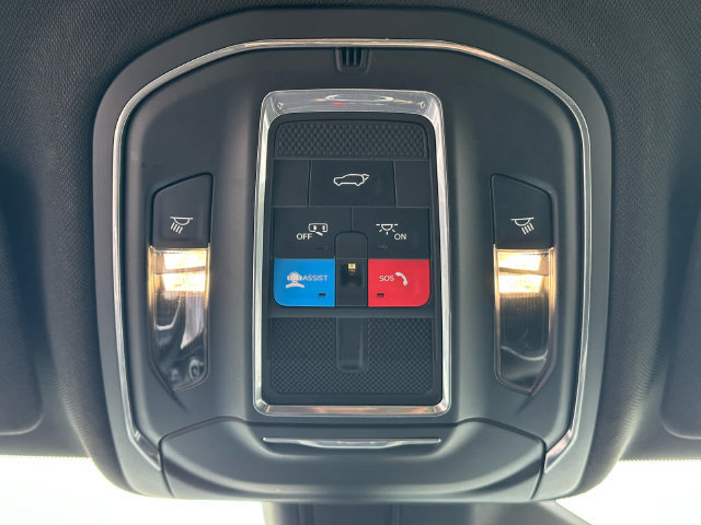 Used 2025 Jeep Grand Cherokee Altitude AWD/4WD image 19