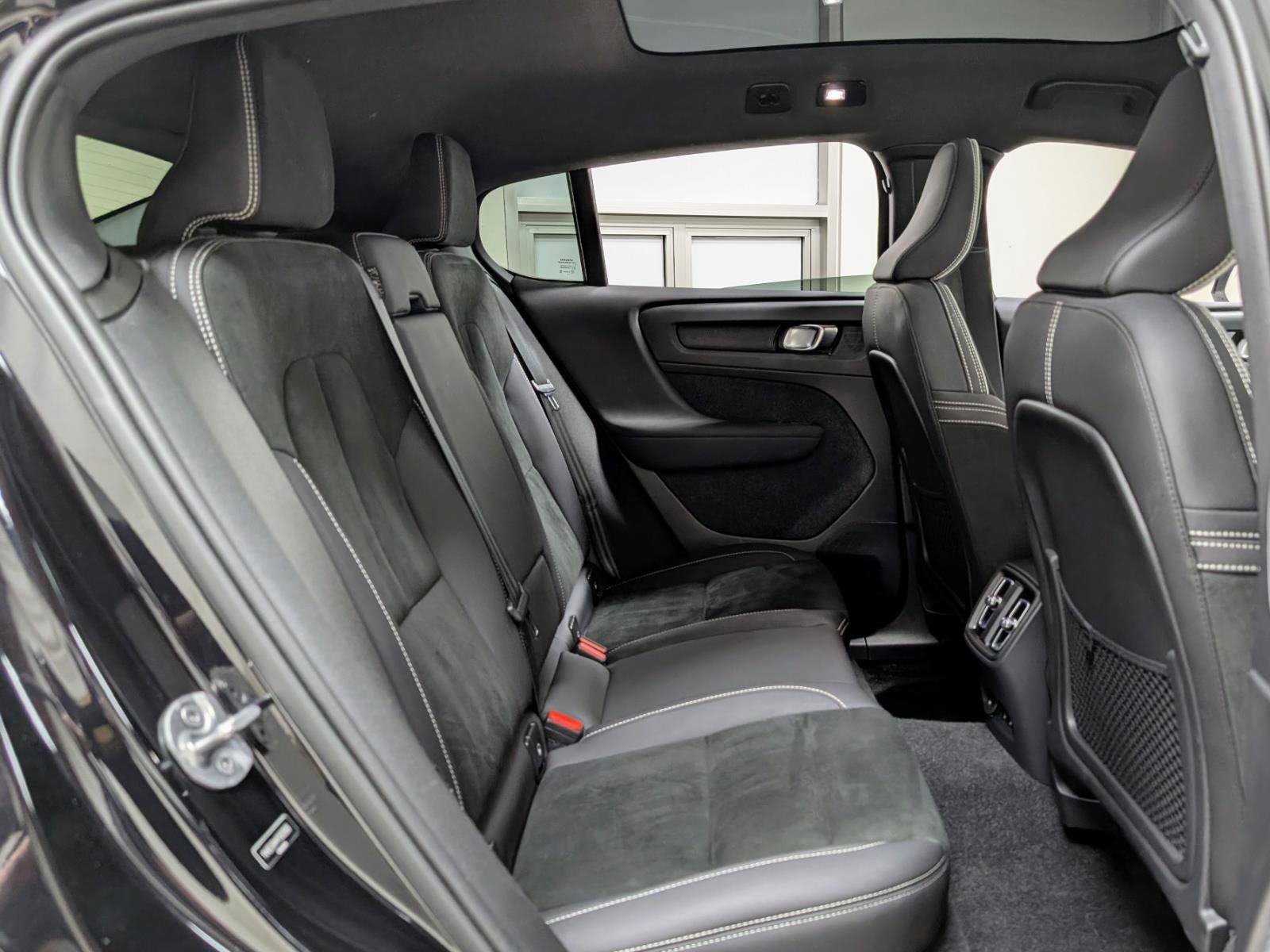 Used 2023 Volvo C40 P8 Recharge Ultimate AWD/4WD image 22