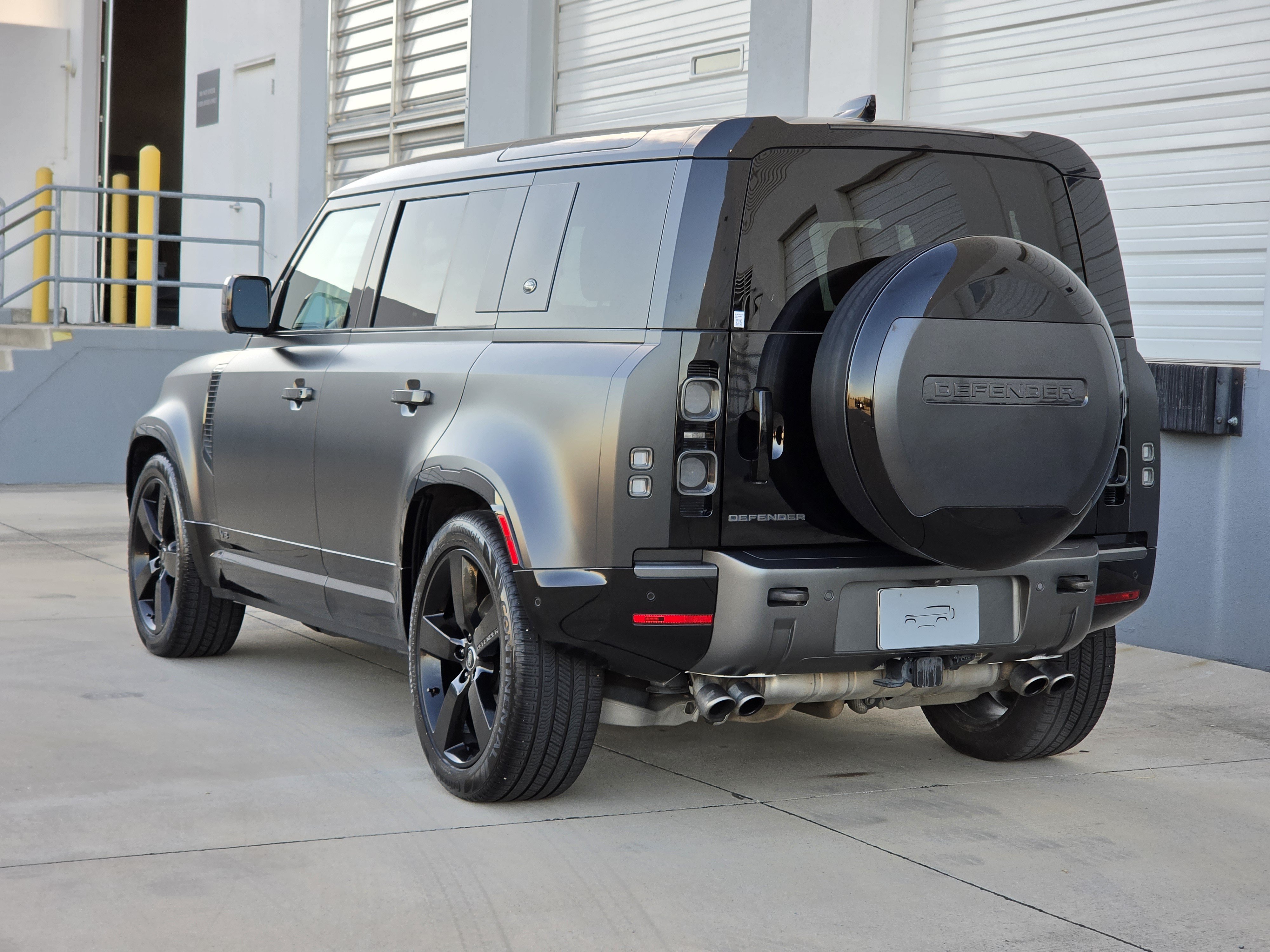 Used 2023 Land Rover Defender 110 Carpathian Edition AWD/4WD image 4