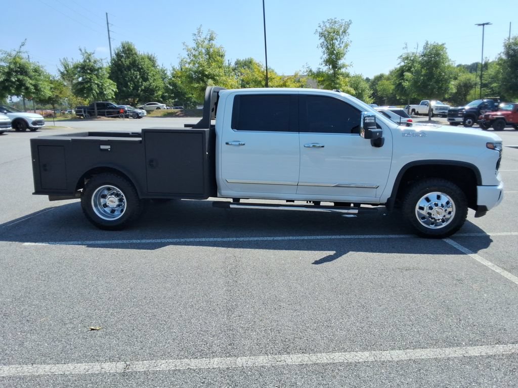 Certified 2025 Chevrolet Silverado 3500 High Country w/ High Country Premium Package AWD/4WD image 4