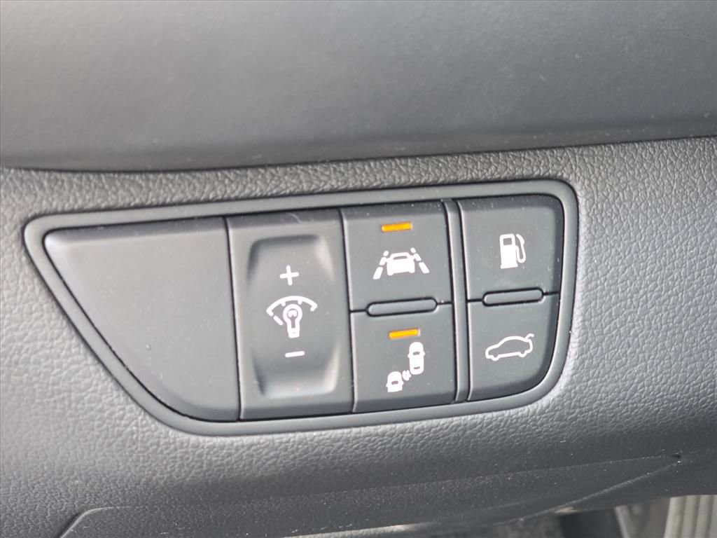 Used 2019 Genesis G70 2.0T Advanced w/ Dynamic Package image 19