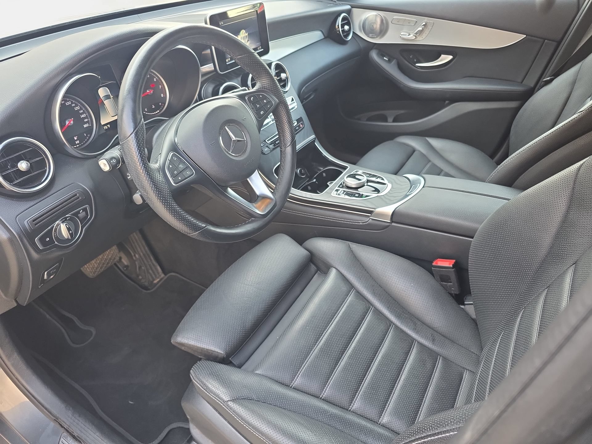 Used 2019 Mercedes-Benz GLC 300 4MATIC image 16