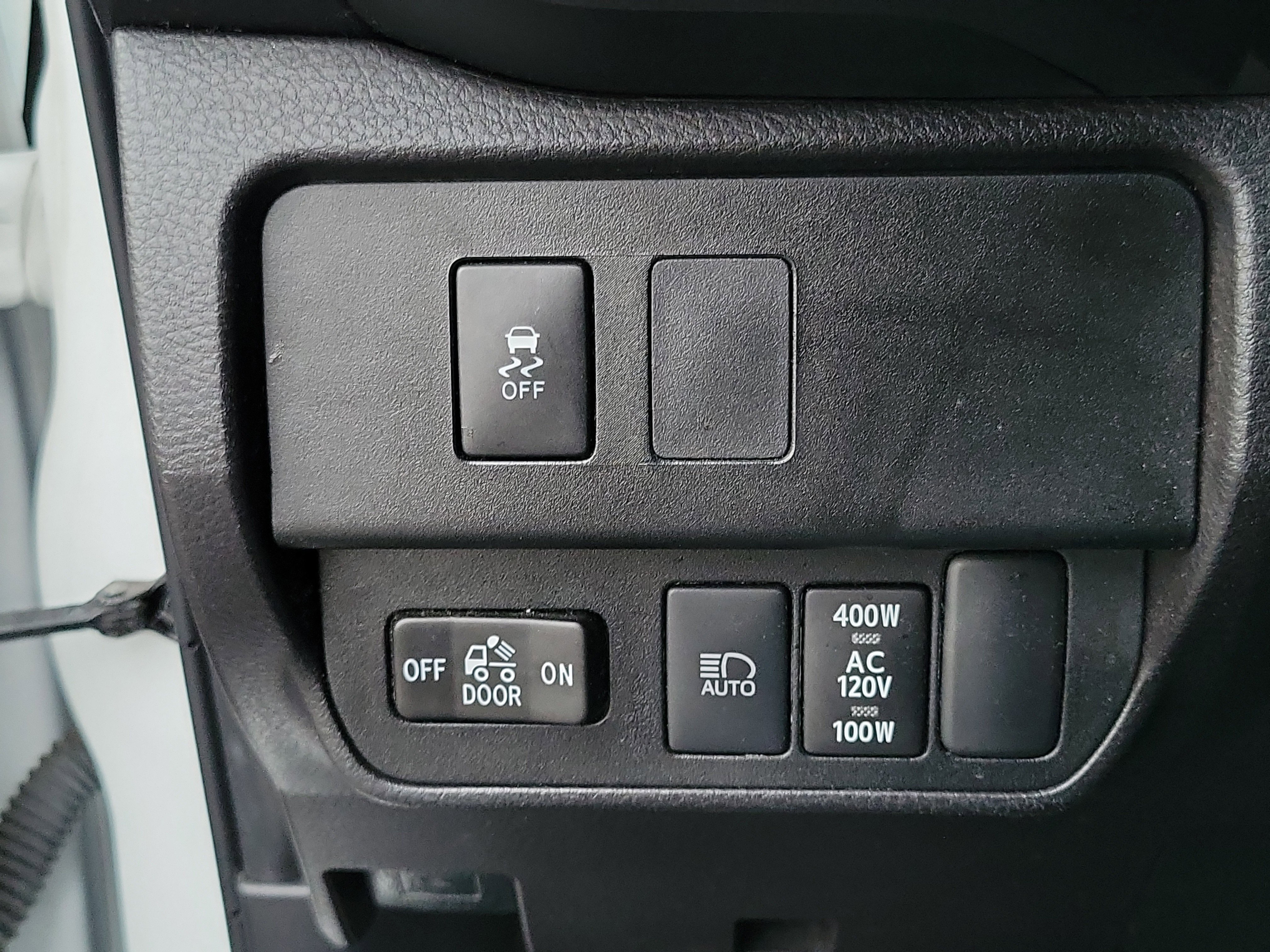 Used 2023 Toyota Tacoma TRD Off-Road w/ Black Out Package (TMS) image 13