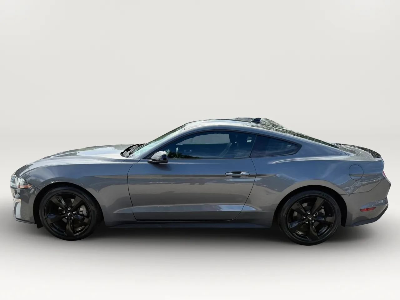 Used 2022 Ford Mustang Premium w/ Equipment Group 201A RWD image 6