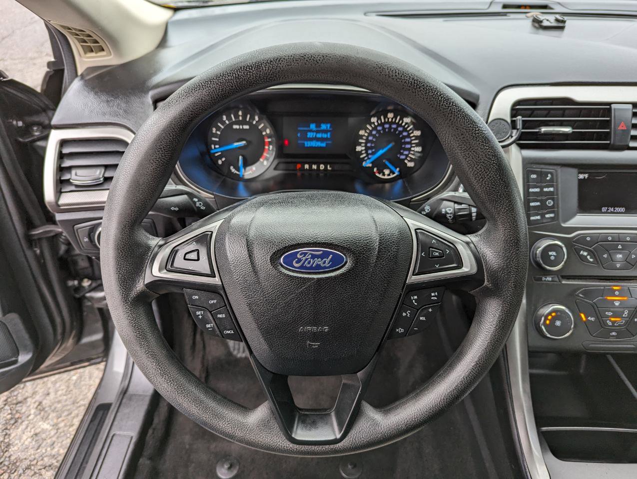 Used 2017 Ford Fusion S image 15