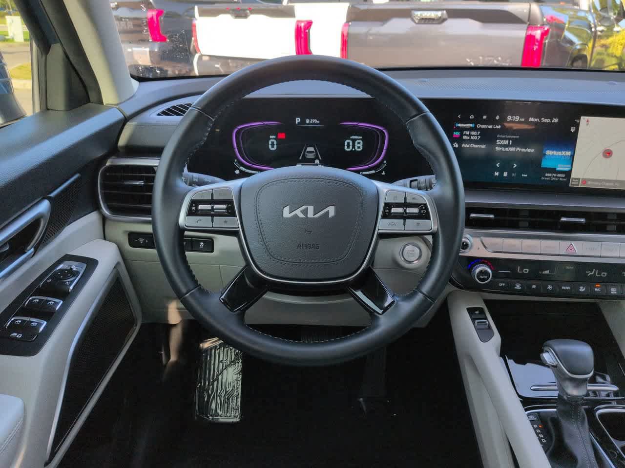 Used 2025 Kia Telluride S FWD image 16
