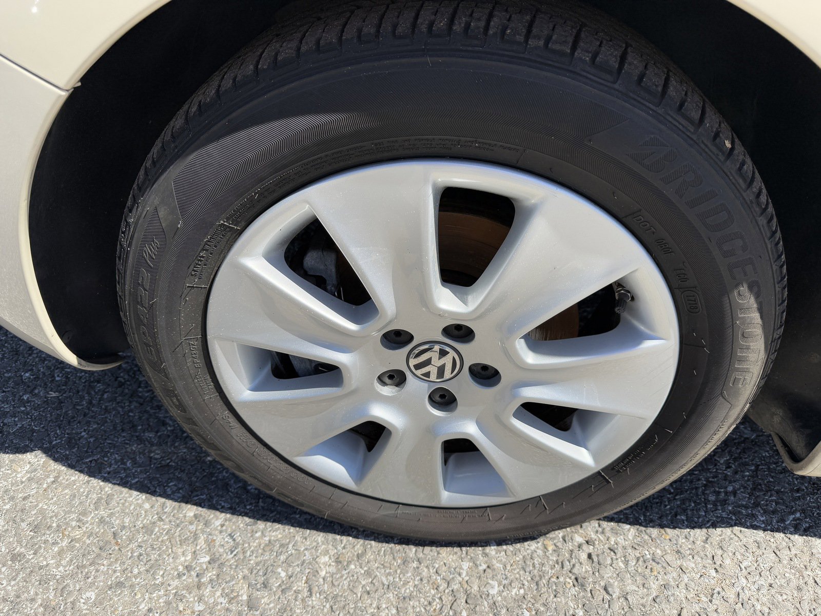 Used 2008 Volkswagen Beetle S image 33