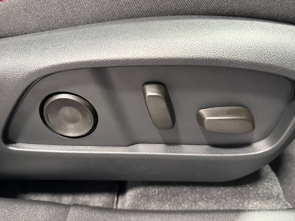 New 2027 Chevrolet Equinox RS w/ Safety and Technology Package AWD/4WD image 36