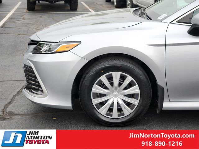 Used 2023 Toyota Camry LE FWD image 9
