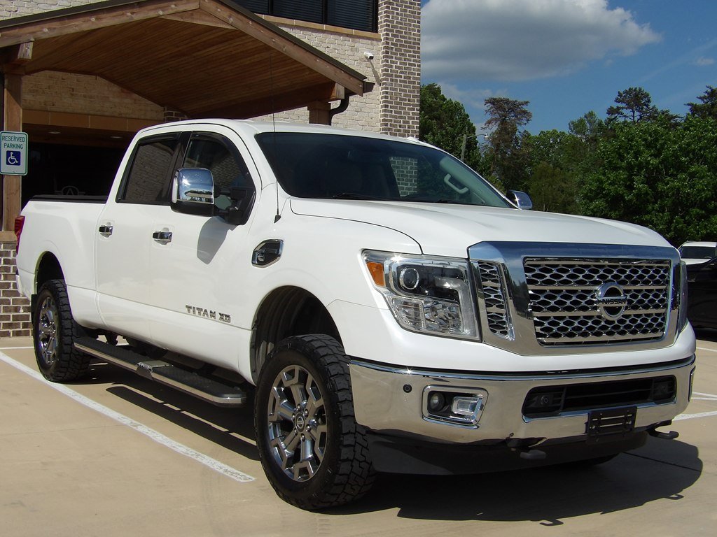 Used 2017 Nissan Titan SL w/ Chrome Package image 7