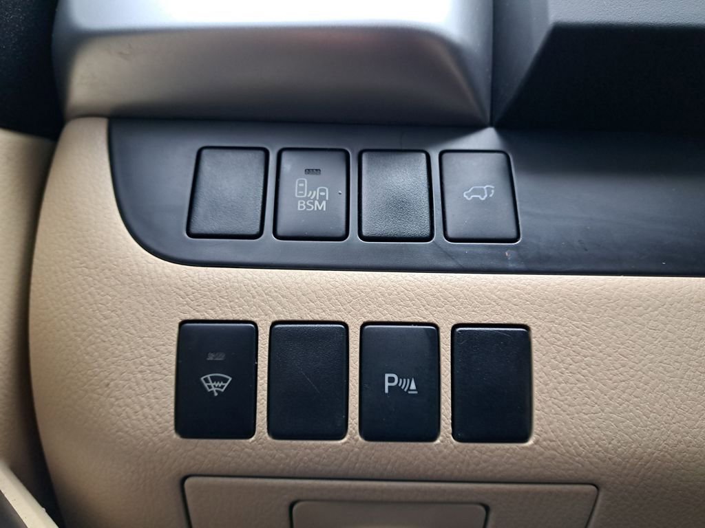 Used 2016 Toyota Highlander Limited AWD/4WD image 24