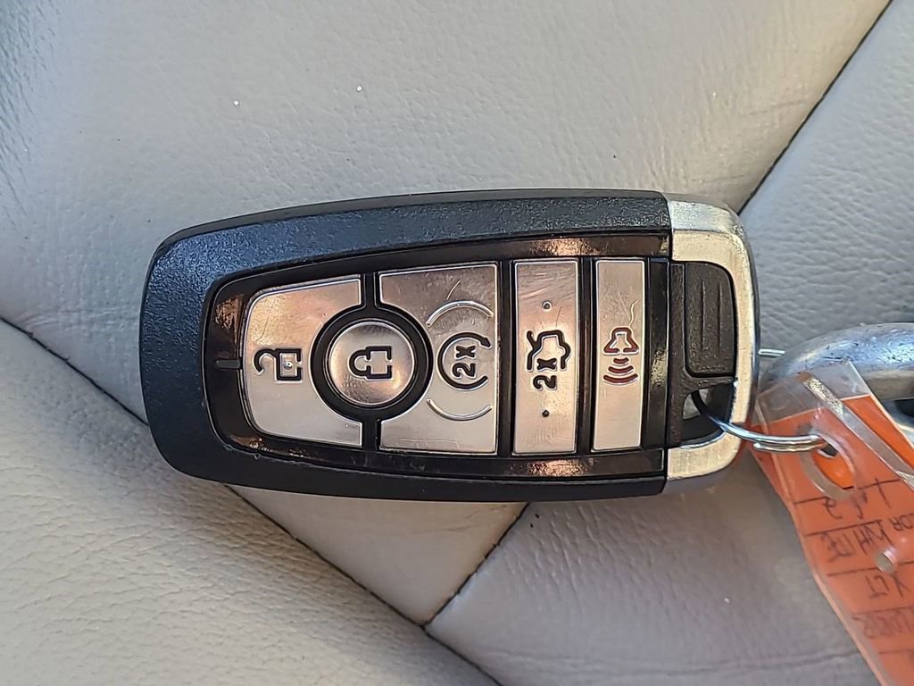 Used 2018 Ford Explorer XLT w/ Equipment Group 202A image 37