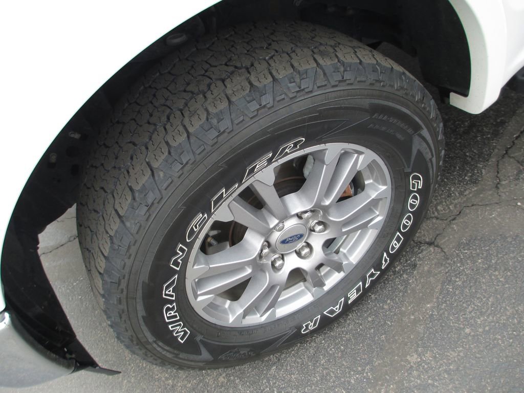 Used 2019 Ford F150 Lariat w/ Equipment Group 501A Mid image 14