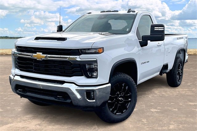 New 2026 Chevrolet Silverado 2500 LT image 2
