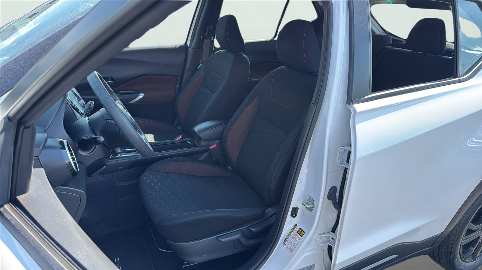 Used 2023 Nissan Kicks SR FWD image 11