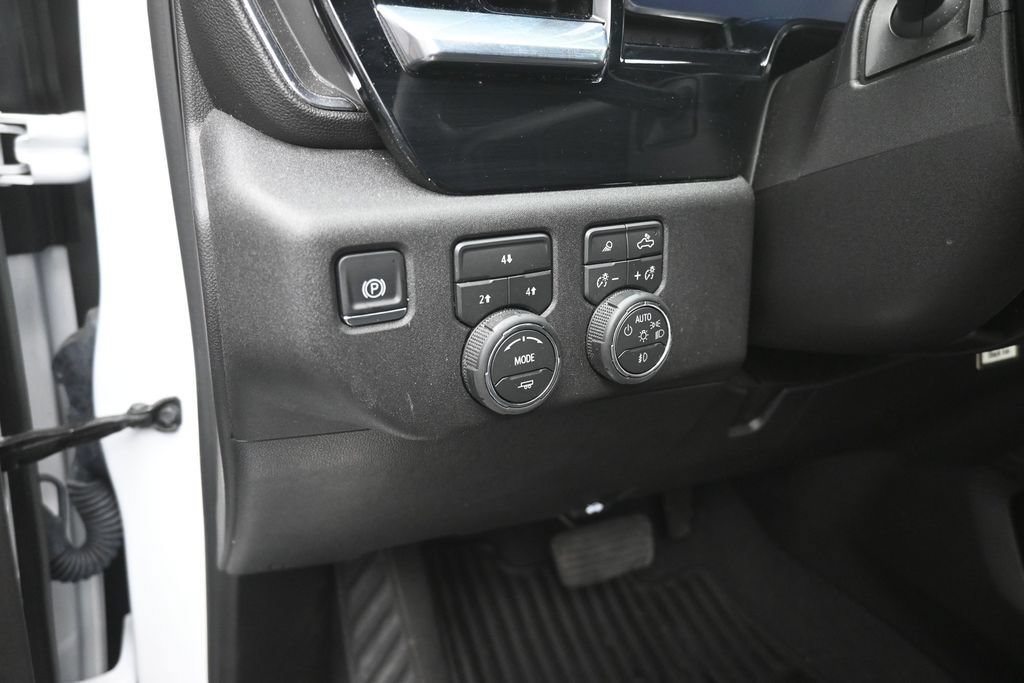 Used 2026 Chevrolet Silverado 3500 LT w/ Texas Edition AWD/4WD image 13