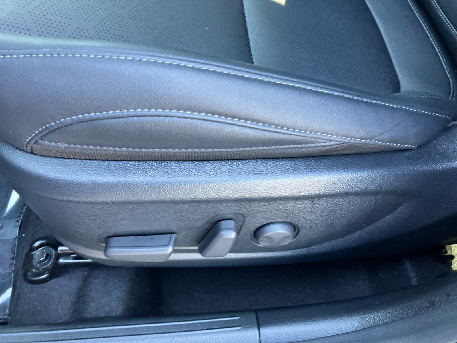 Used 2025 Kia Seltos EX AWD/4WD image 11