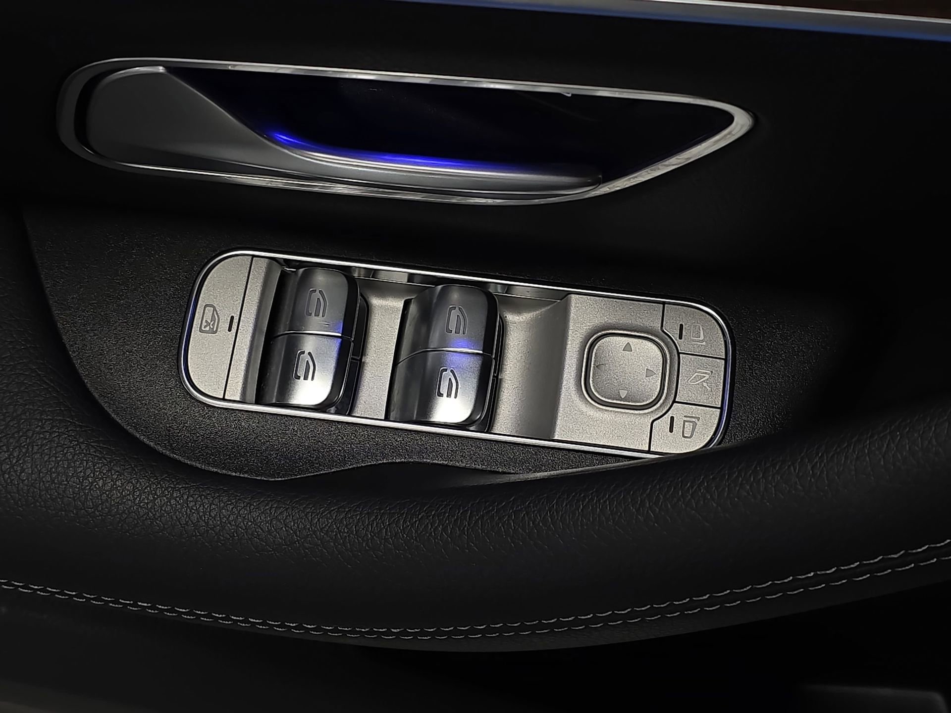 Certified 2025 Mercedes-Benz GLS 450 4MATIC image 27