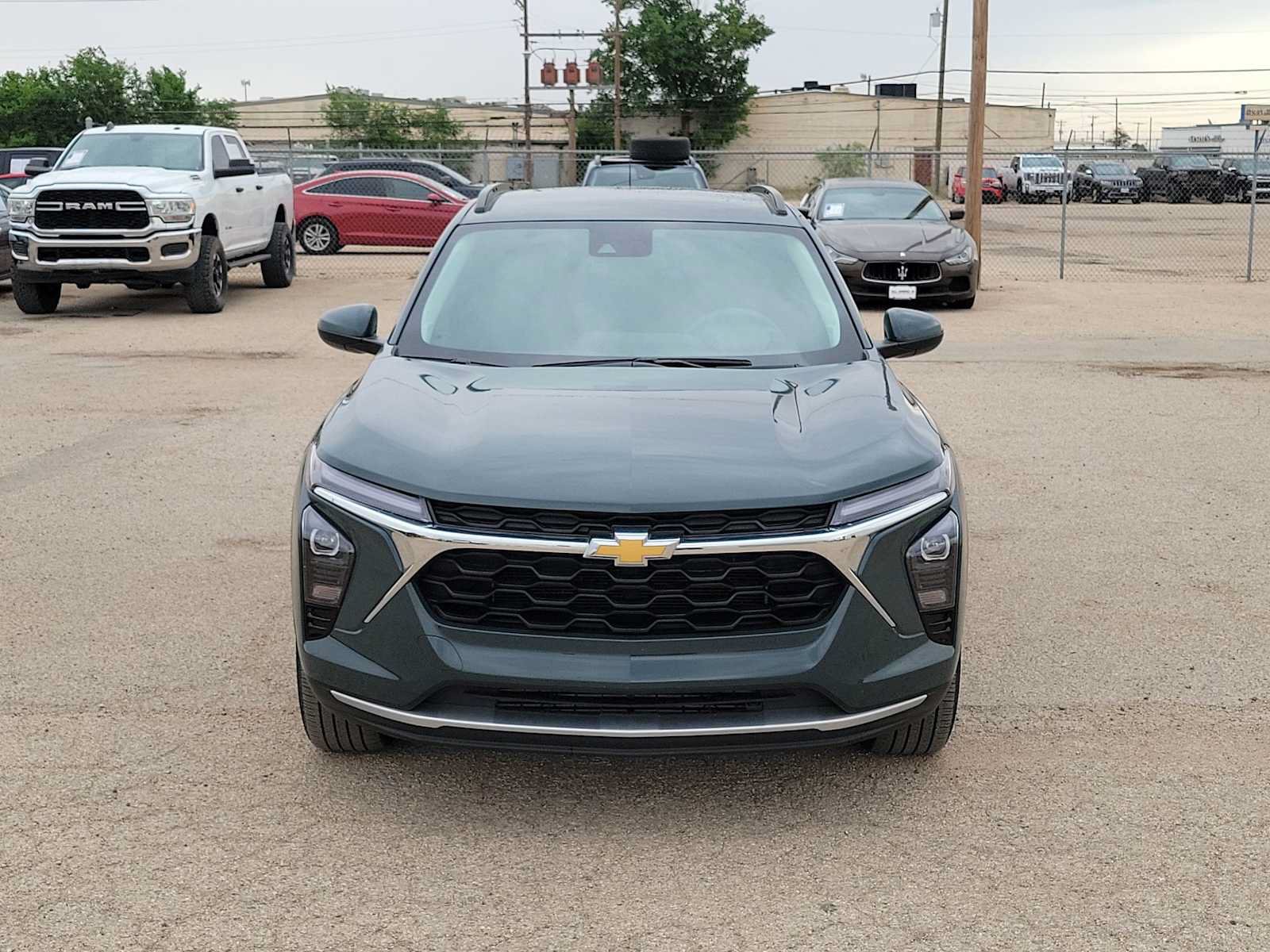 Used 2025 Chevrolet Trax LT FWD image 3