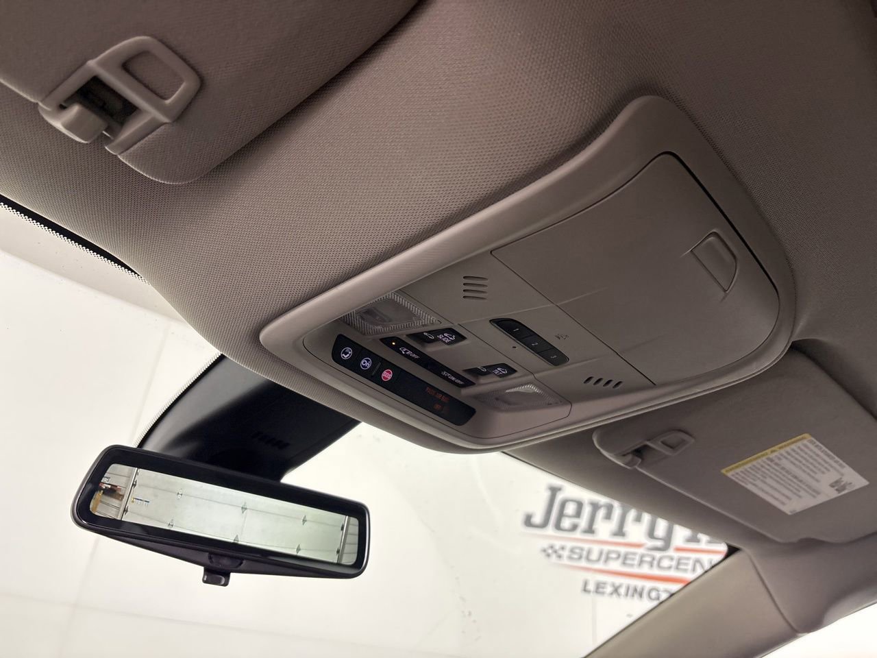Used 2021 Buick Enclave Avenir w/ Avenir Technology Package image 22