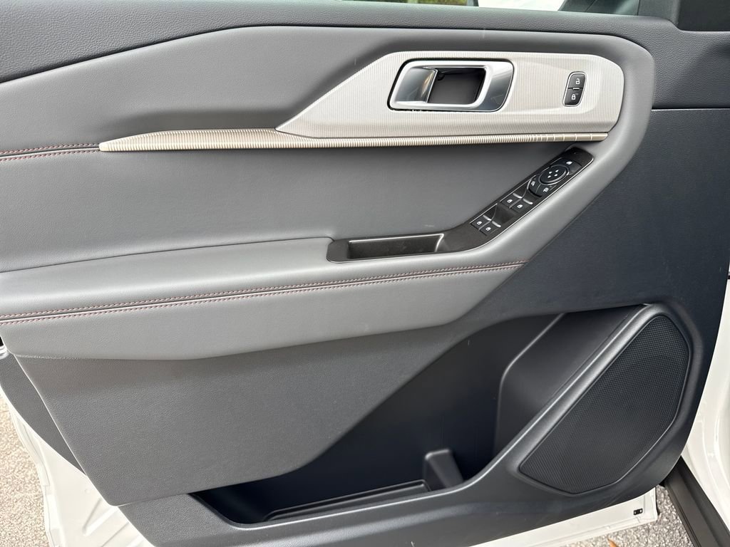 New 2026 Ford Explorer Active image 18