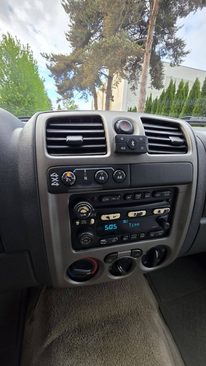 Used 2004 Chevrolet Colorado LS w/ Power Convenience Package AWD/4WD image 12