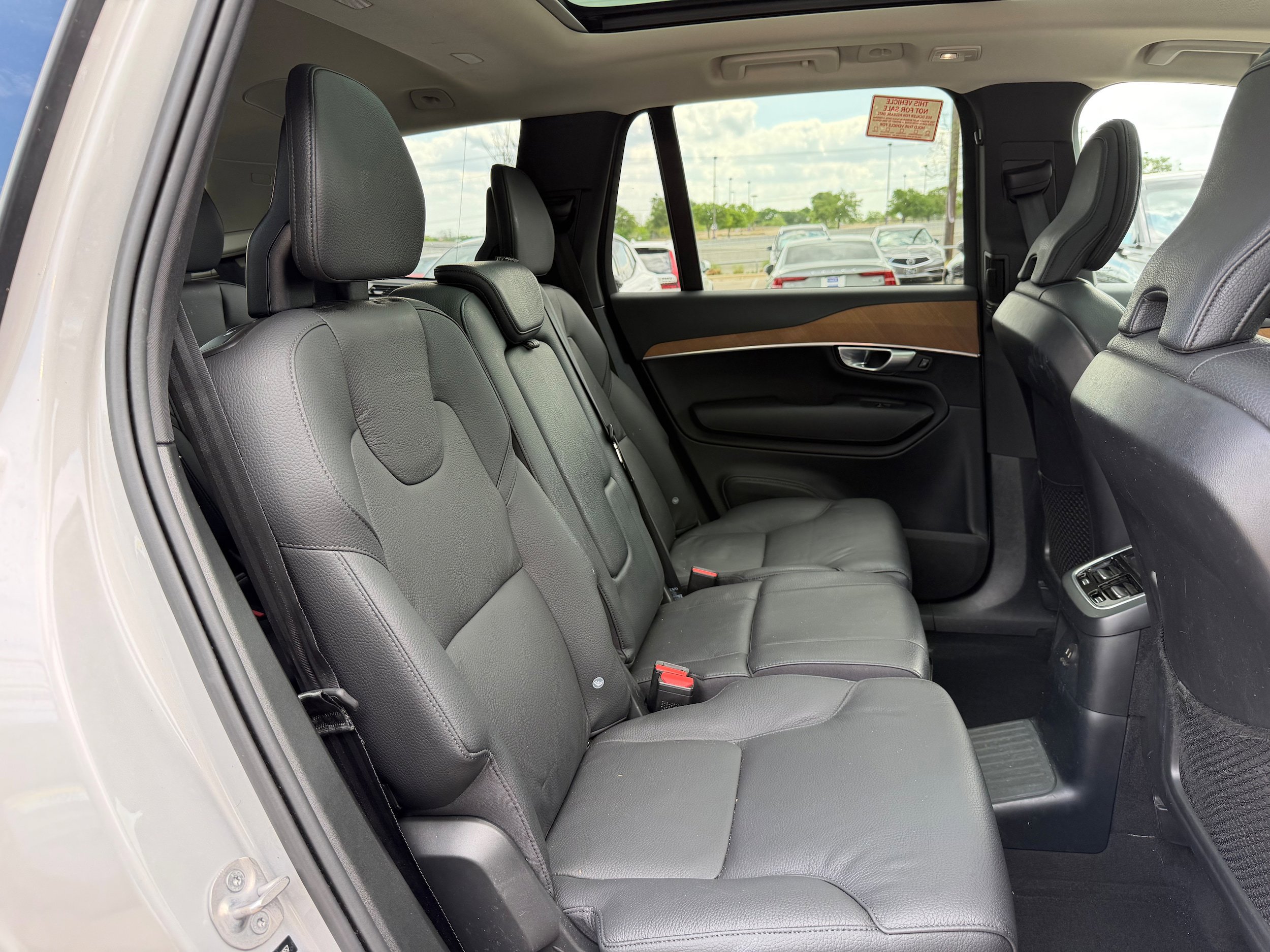 Certified 2024 Volvo XC90 T8 Plus w/ Protection Package Premier image 12