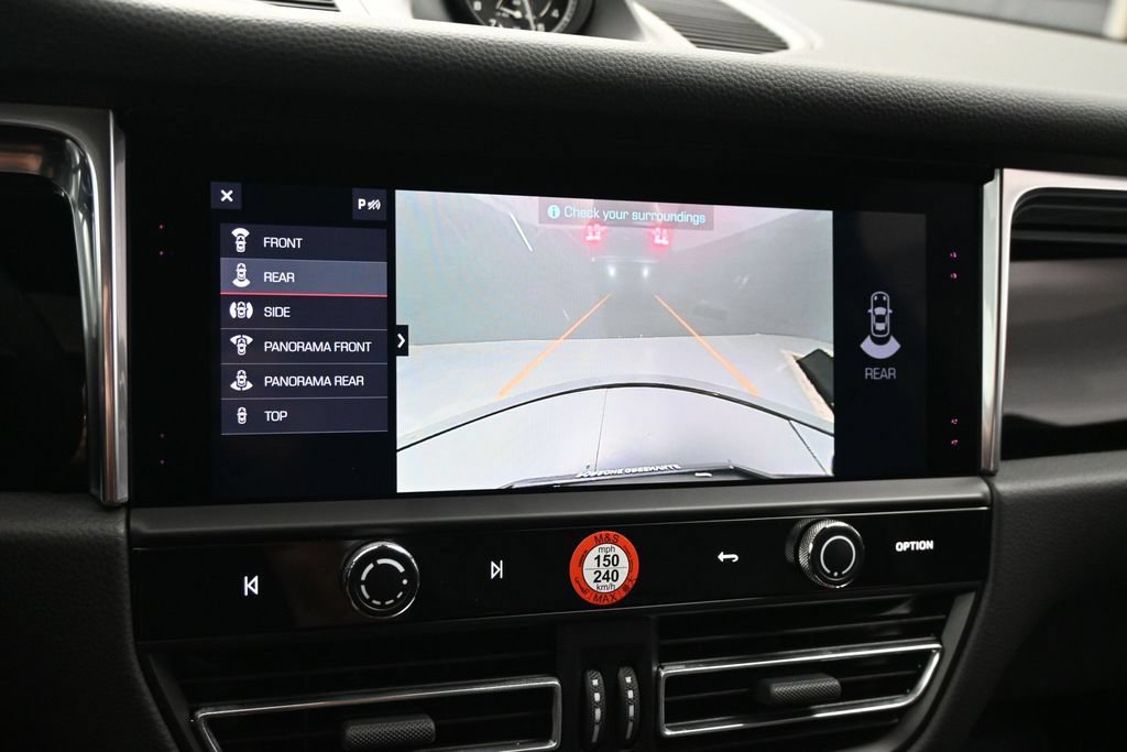 Used 2025 Porsche Macan AWD/4WD image 17