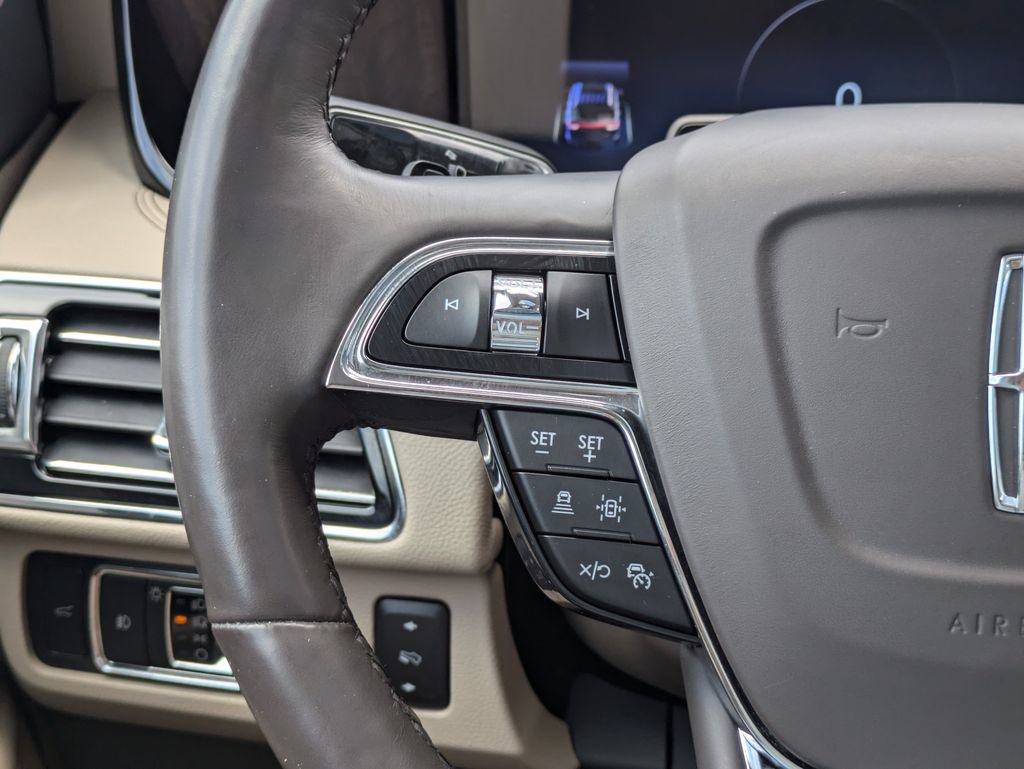 Certified 2022 Lincoln Navigator Reserve AWD/4WD image 29