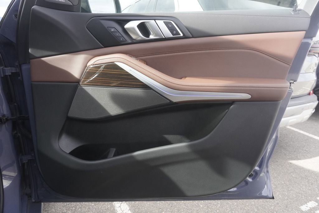 Used 2023 BMW X7 xDrive40i w/ Premium Package image 21