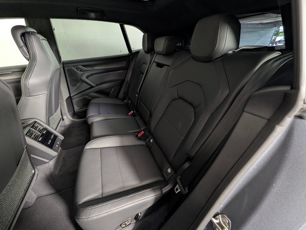 New 2026 Porsche Cayenne Turbo AWD/4WD image 25