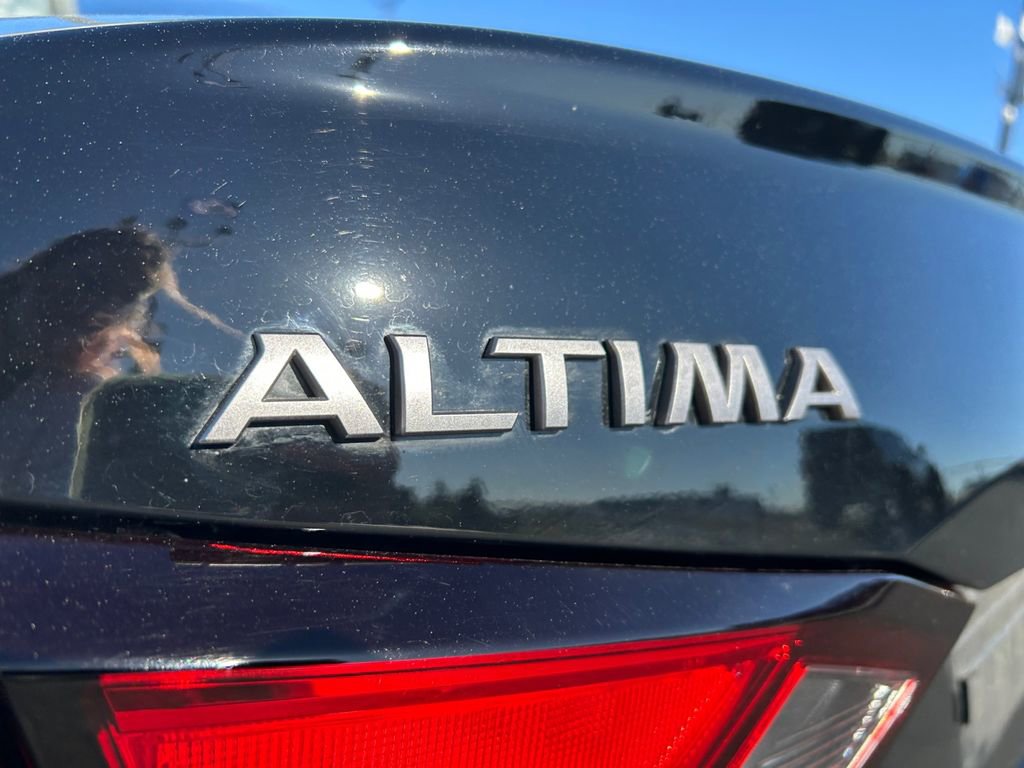 Used 2025 Nissan Altima 2.5 SV image 32