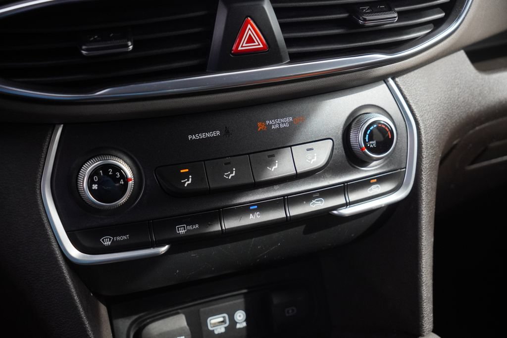 Used 2020 Hyundai Santa Fe SE FWD image 24