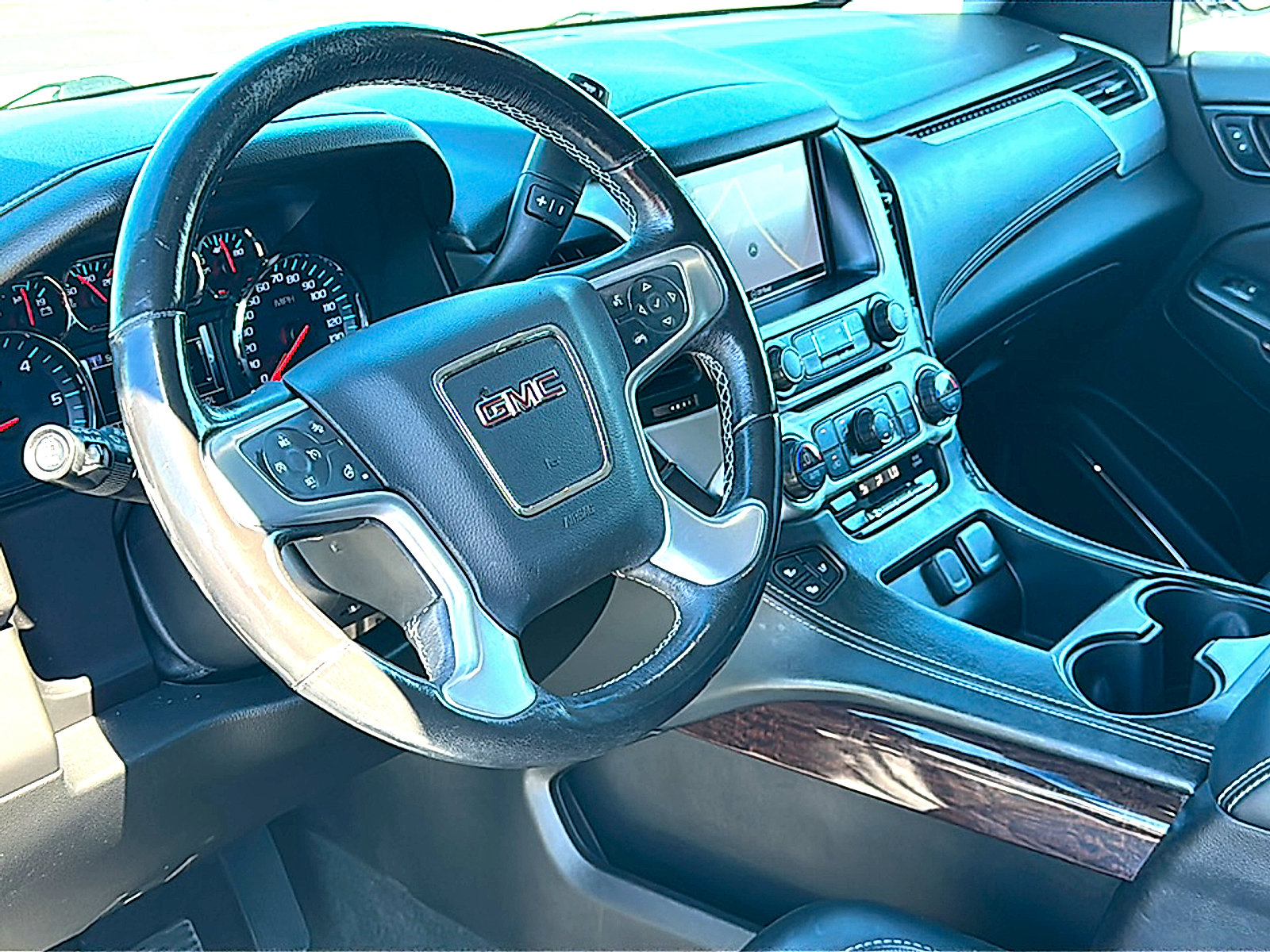 Used 2018 GMC Yukon XL SLT w/ Premium Edition RWD image 12