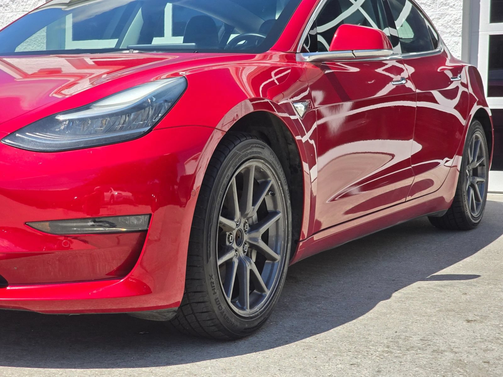 Used 2018 Tesla Model 3 Long Range RWD image 38