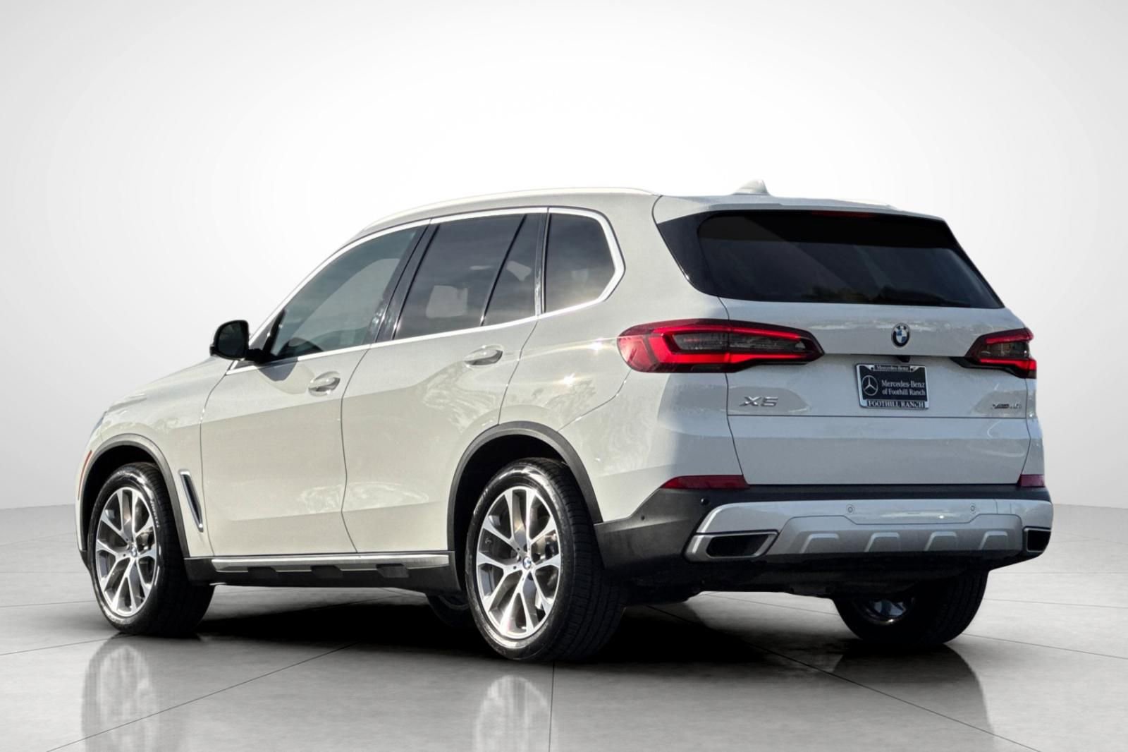 Used 2022 BMW X5 xDrive40i w/ Parking Assistance Package image 13