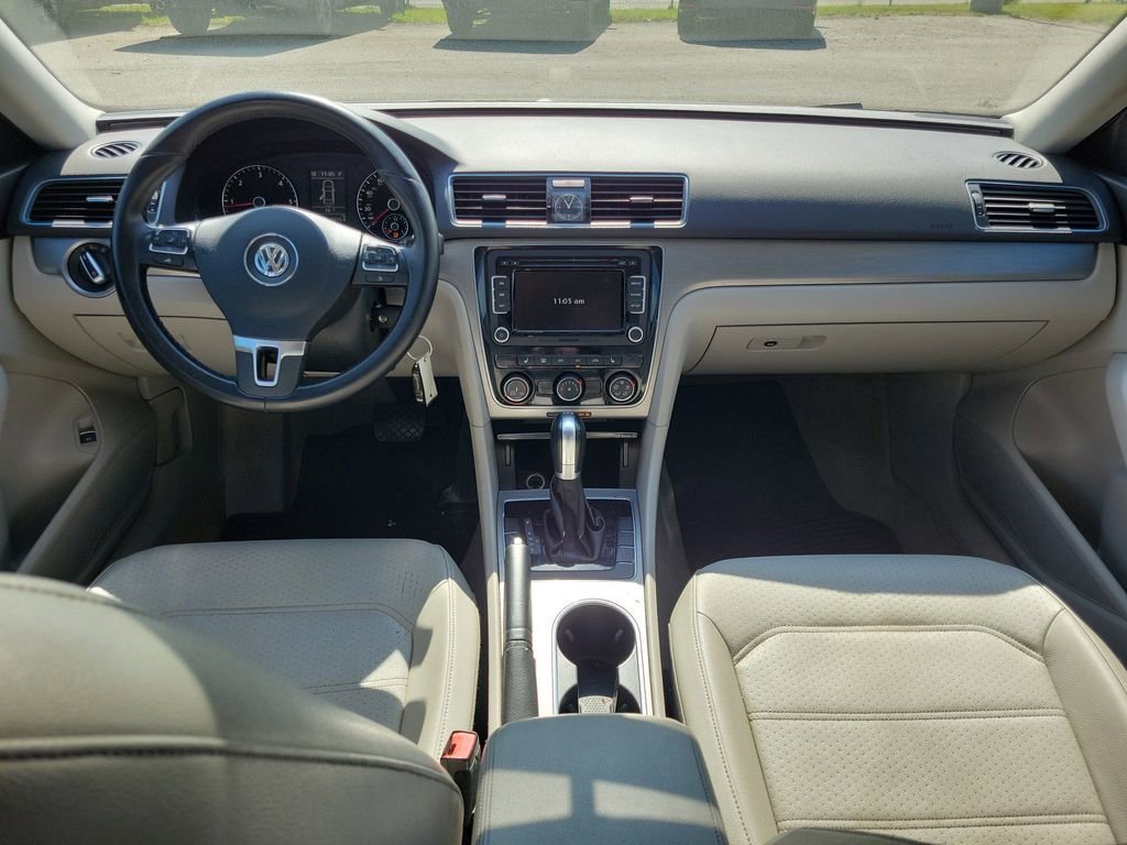 Used 2014 Volkswagen Passat TDI SE FWD image 10