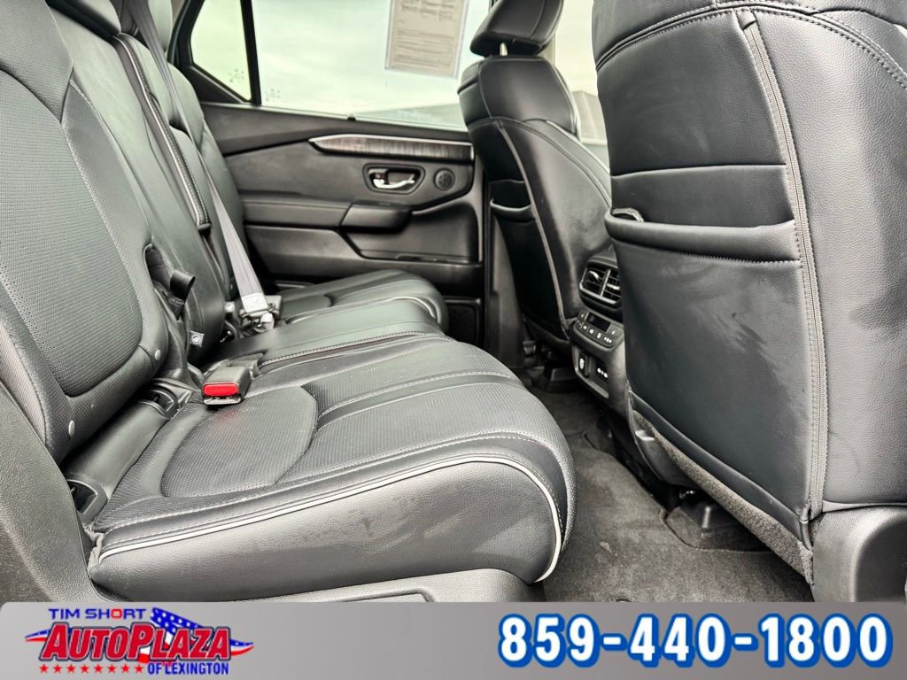 Used 2025 Honda Pilot Elite image 37
