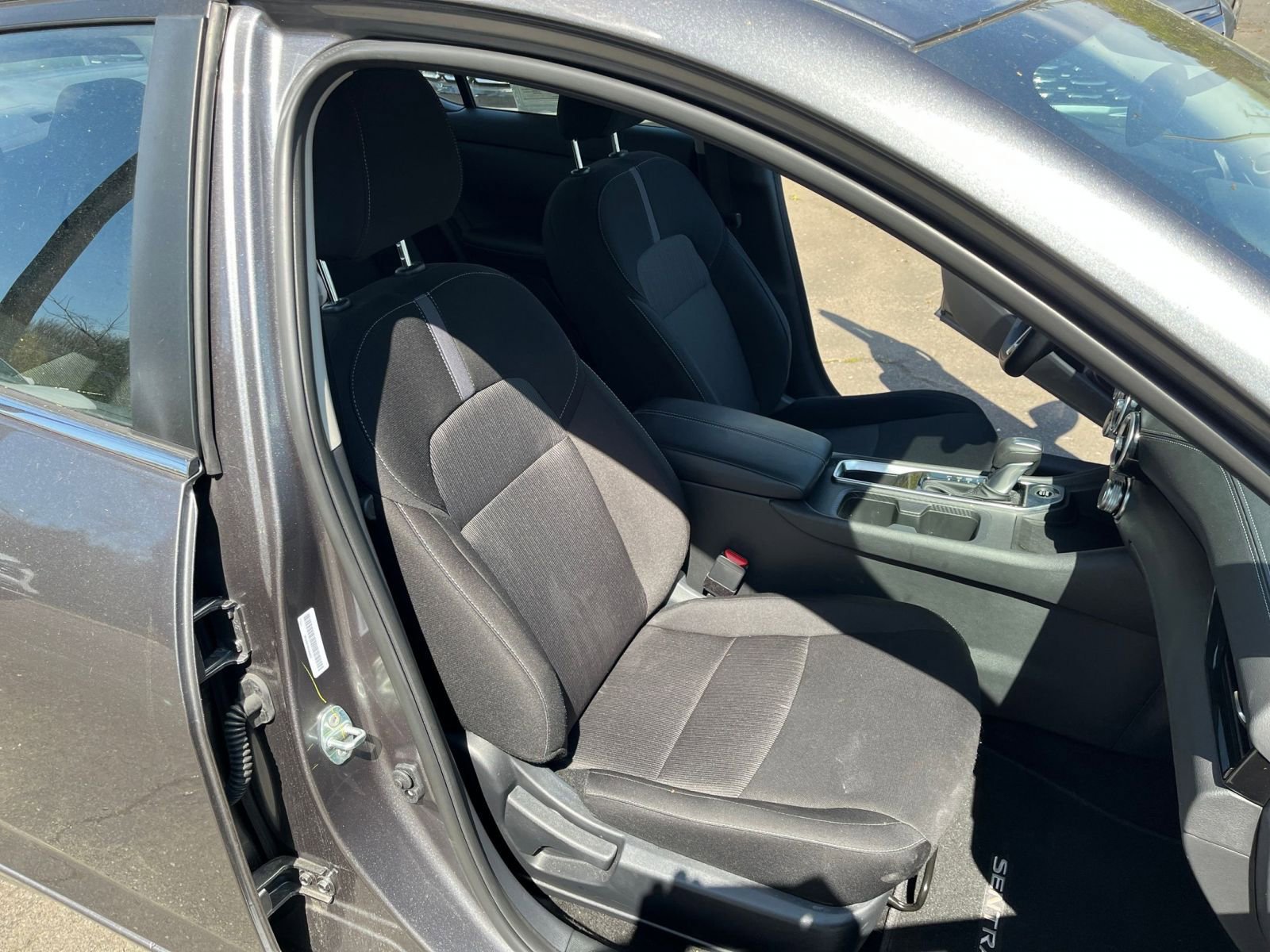 Used 2025 Nissan Sentra SV FWD image 34