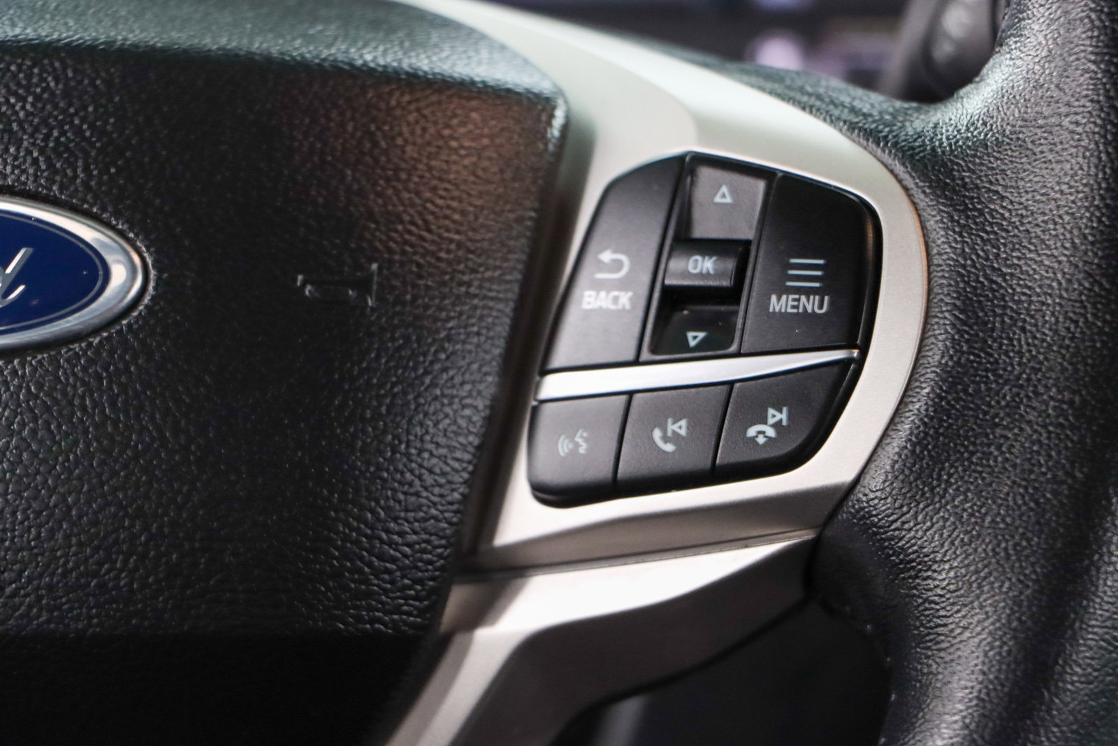 Used 2023 Ford Explorer Limited AWD/4WD image 14