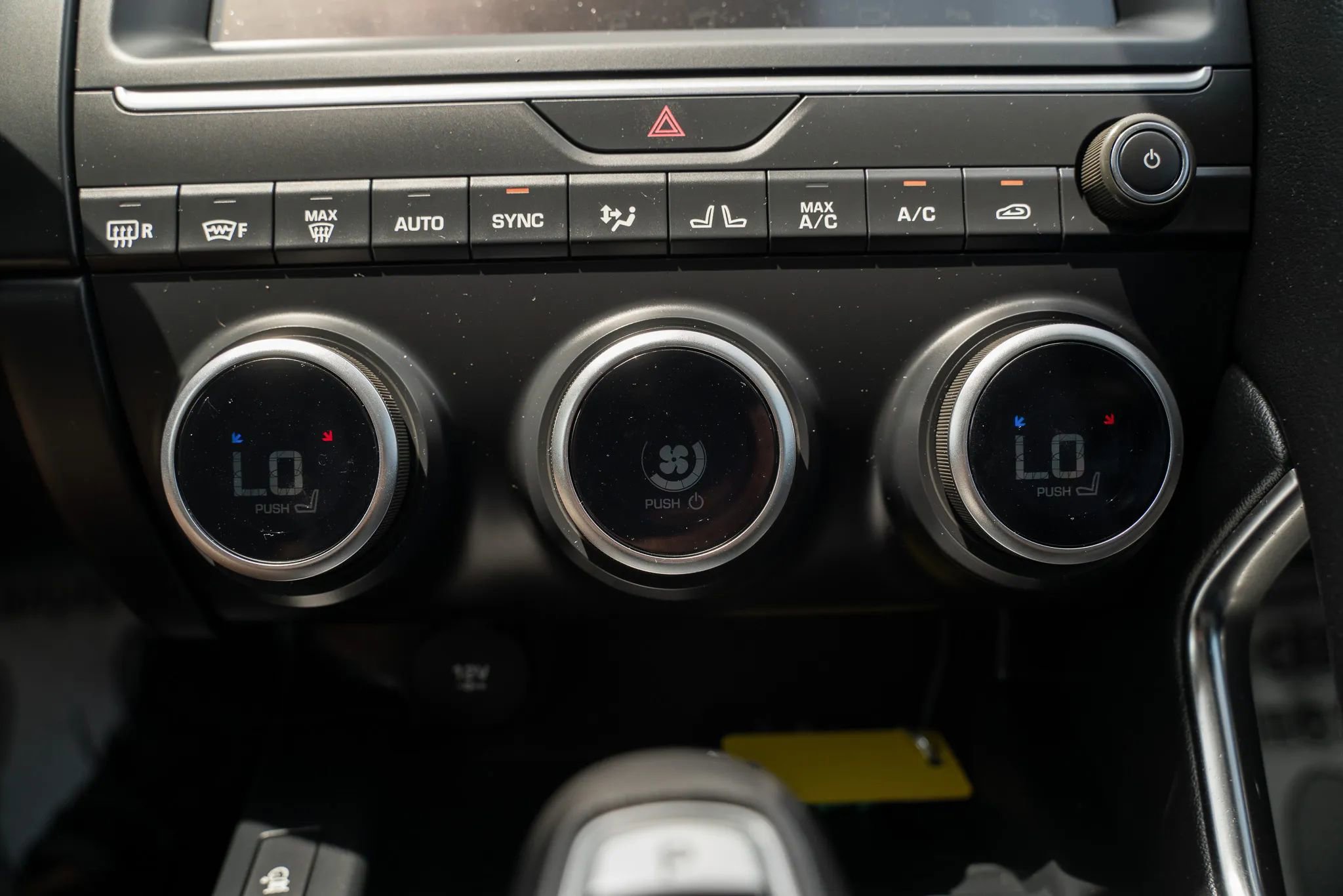 Used 2020 Jaguar E-PACE SE image 30