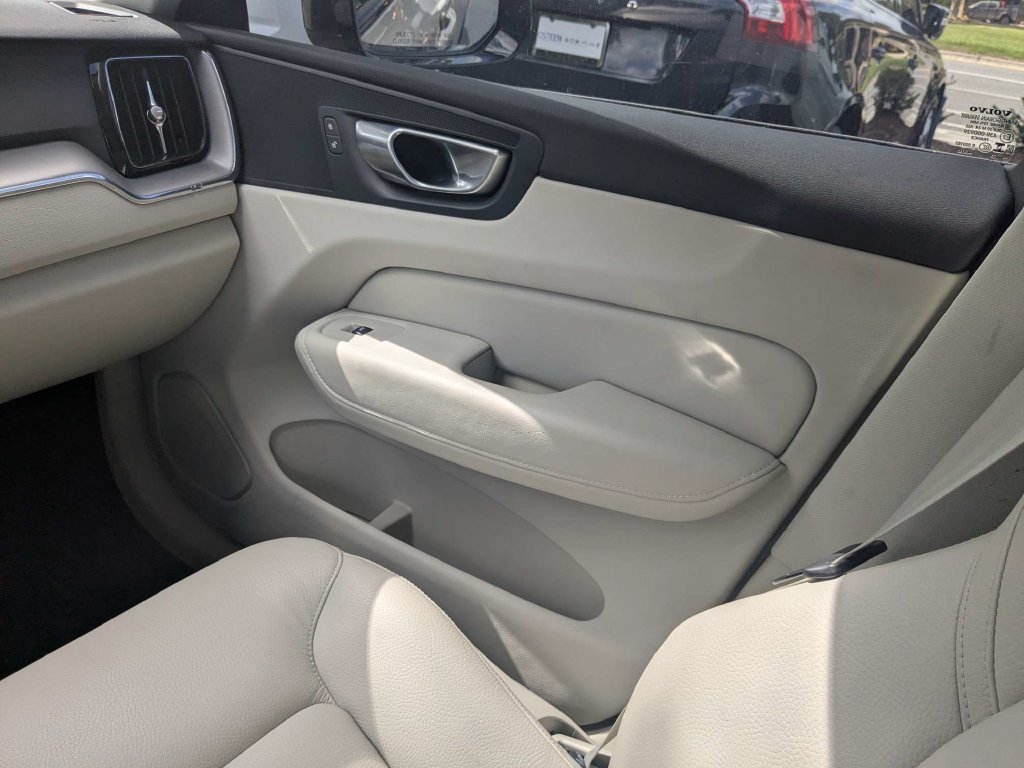 Certified 2024 Volvo XC60 B5 Core AWD/4WD image 21