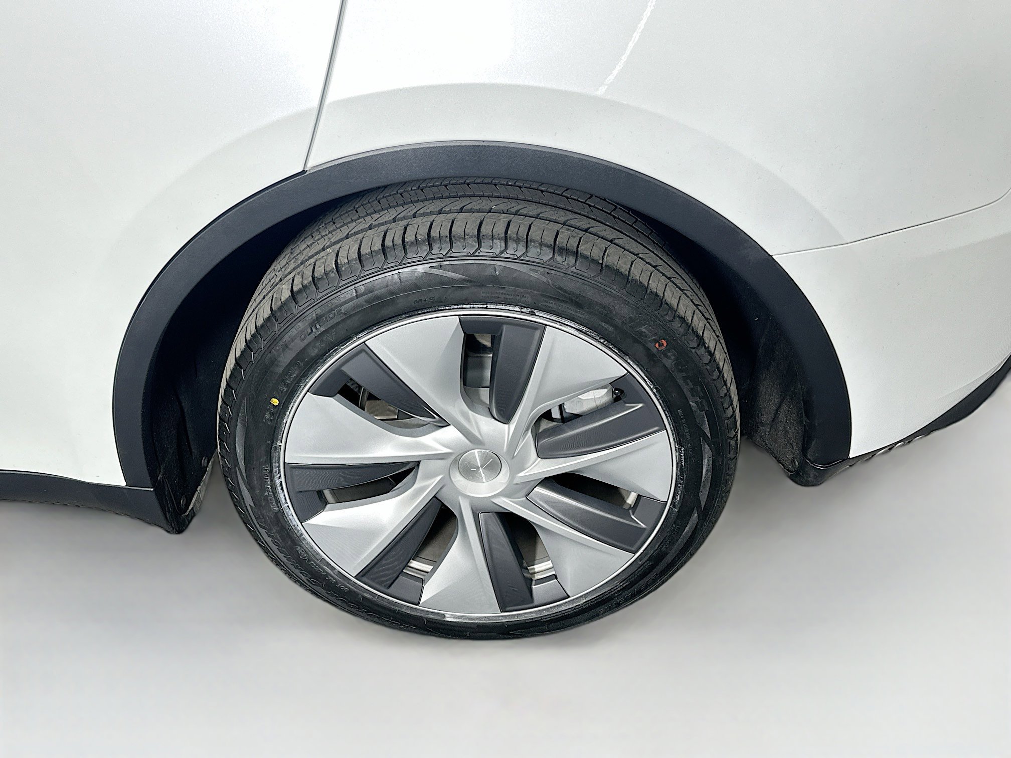 Used 2023 Tesla Model Y Long Range image 11