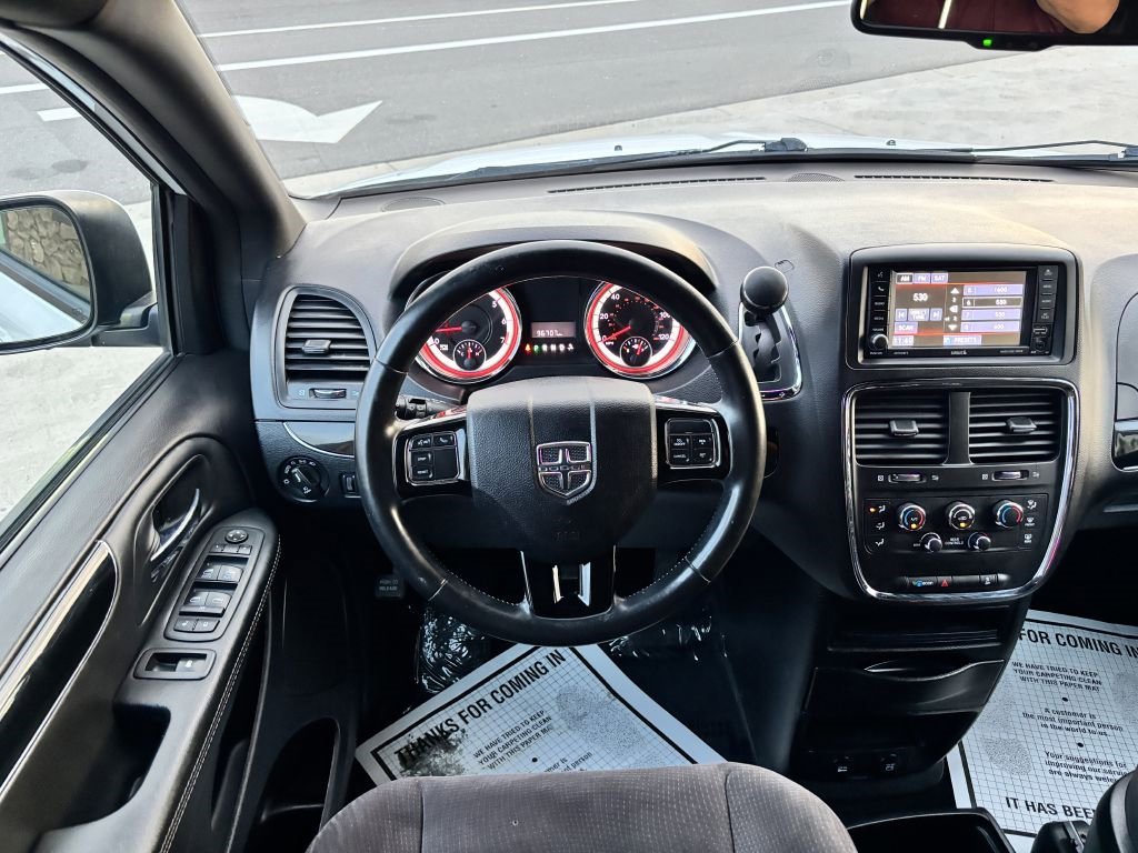 Used 2018 Dodge Grand Caravan SE image 20