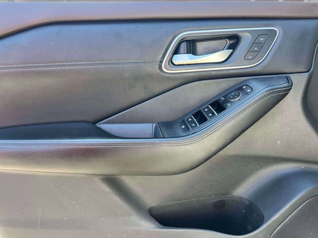 Used 2023 Nissan Rogue Platinum w/ Platinum Premium Package AWD/4WD image 18