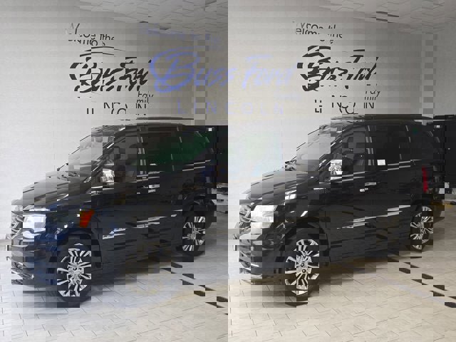 Used 2014 Chrysler Town & Country Touring-L w/ Driver Convenience Group