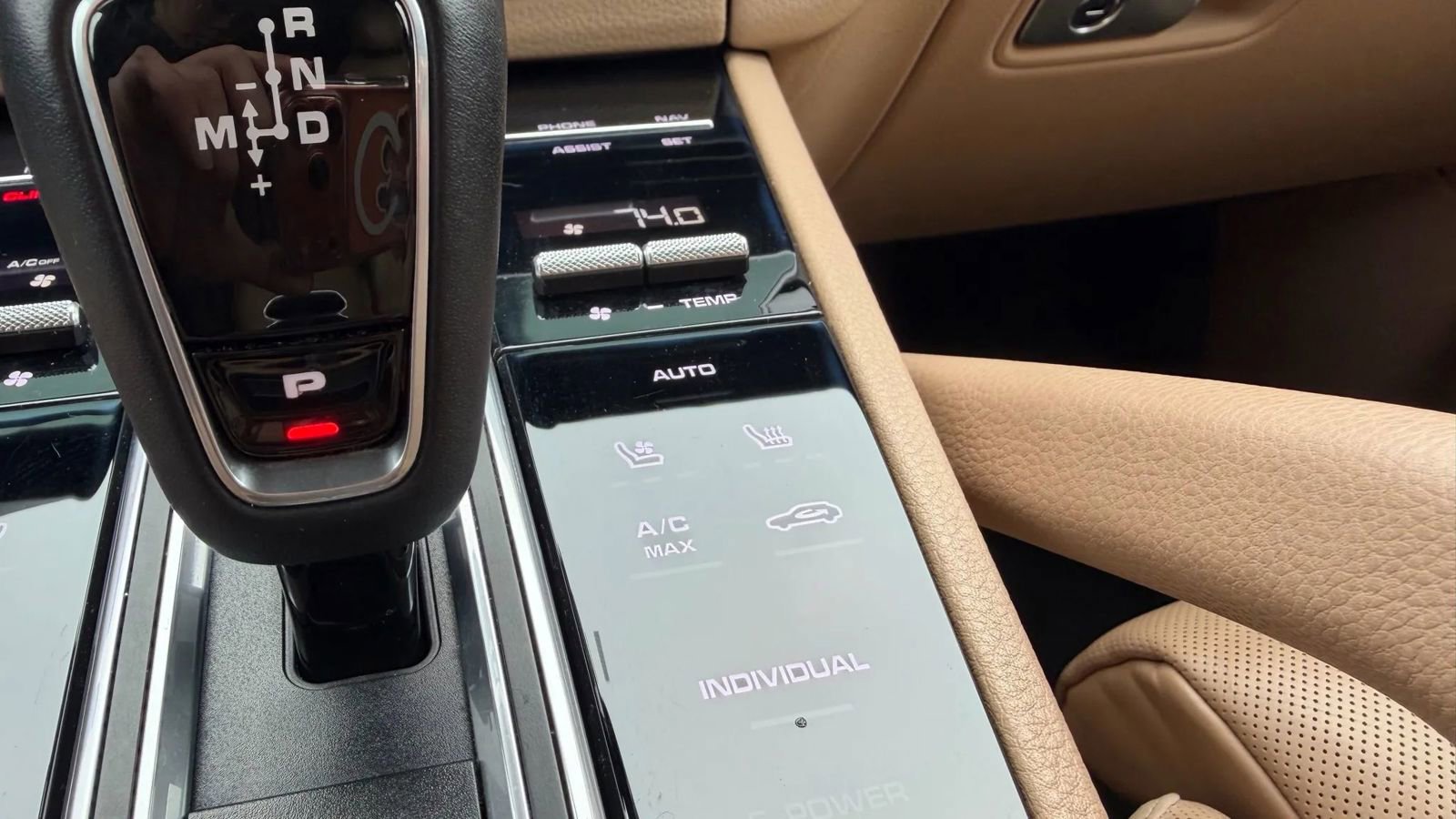 Used 2019 Porsche Cayenne S w/ Premium Plus Package image 46