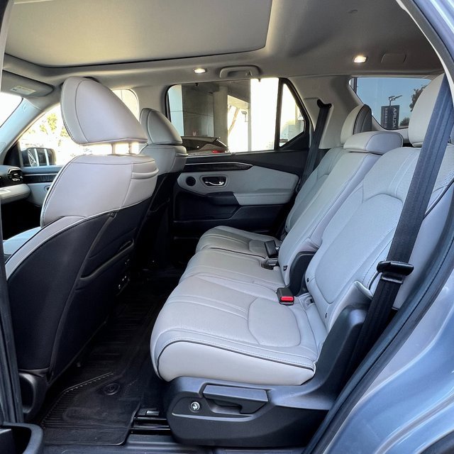Used 2023 Honda Pilot Elite image 9