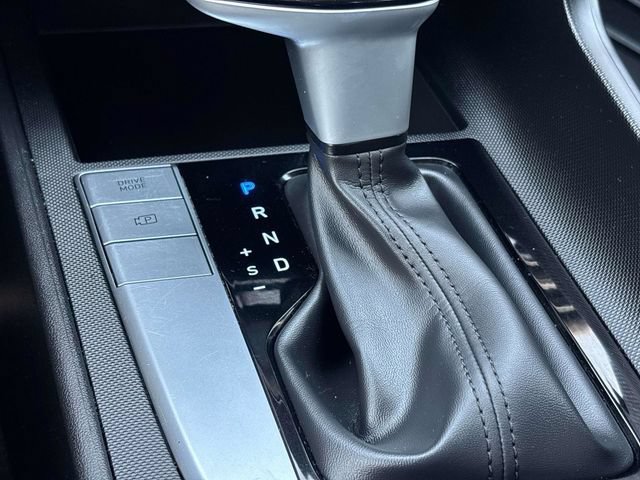 Used 2025 Hyundai Elantra SE FWD image 21
